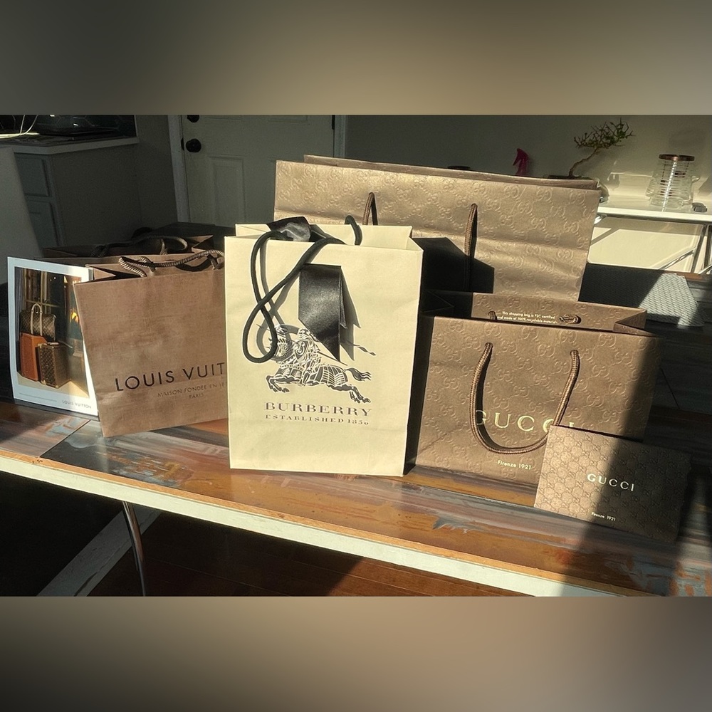 5 Vintage Gucci, Louis Vuitton, Burberry Paper Shopping Bags